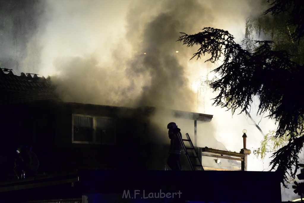 Grossfeuer Einfamilienhaus Siegburg Muehlengrabenstr P0080.JPG - Miklos Laubert